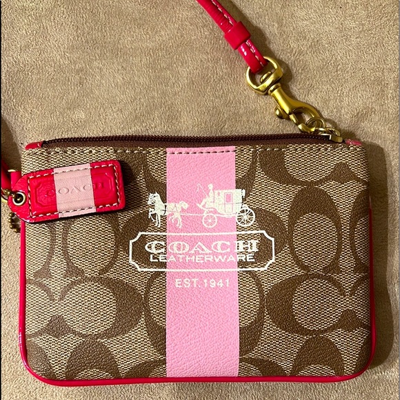 **SOLD**COACH HERITAGE KHAKI SIGNATURE WRISTLET BAG - Picture 2 of 5